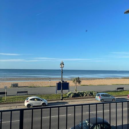Seaview Flat With Balcony, Spacious 2 Bedroom Worthing Eksteriør billede