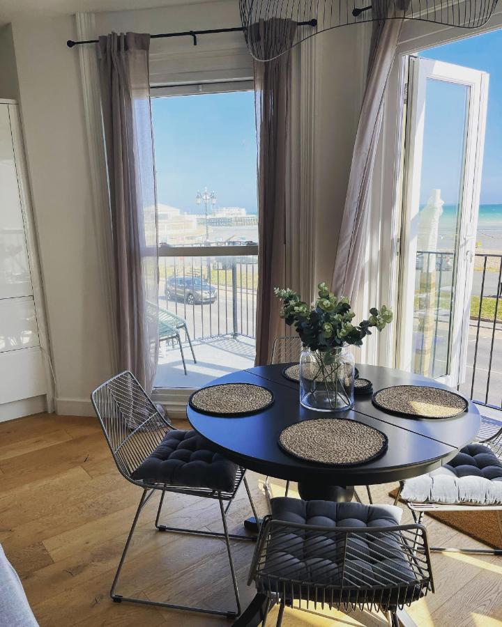 Seaview Flat With Balcony, Spacious 2 Bedroom Worthing Eksteriør billede