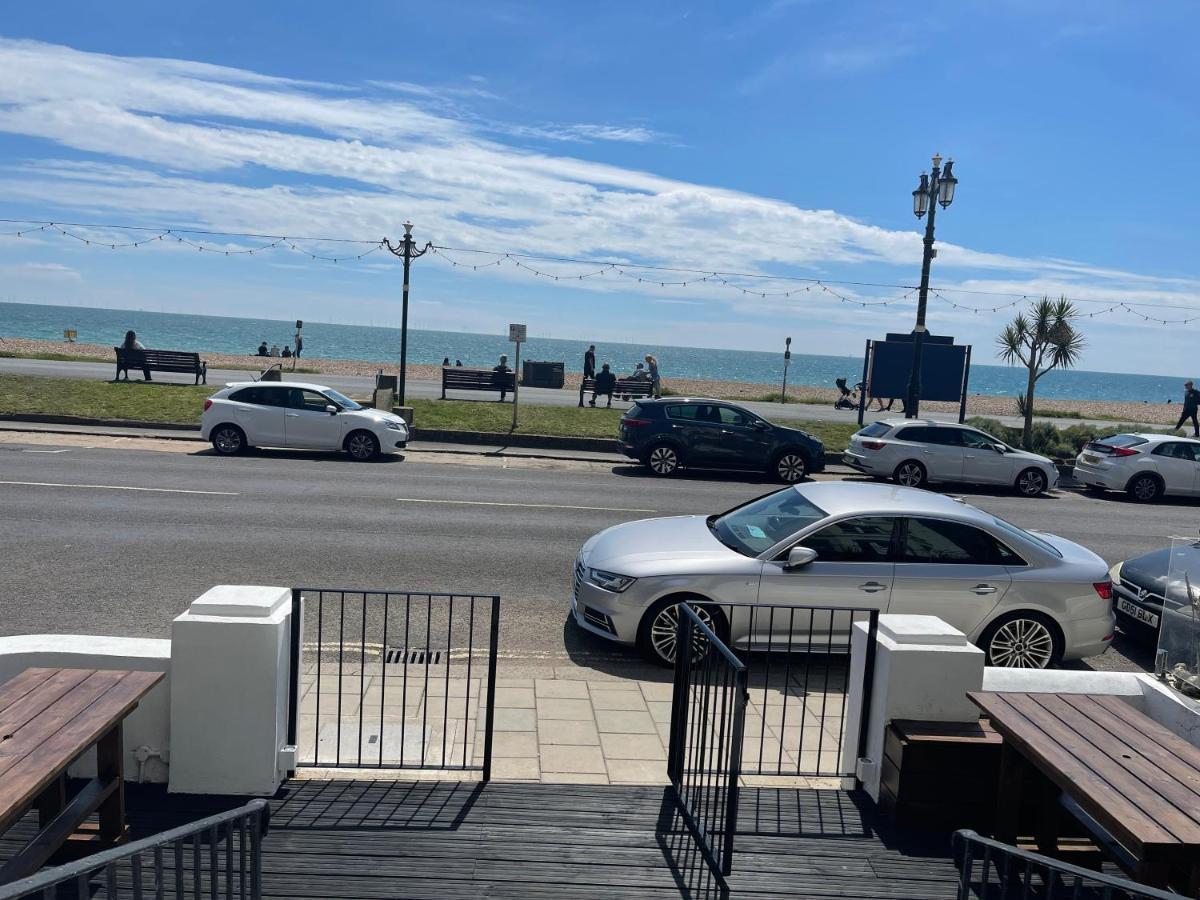 Seaview Flat With Balcony, Spacious 2 Bedroom Worthing Eksteriør billede