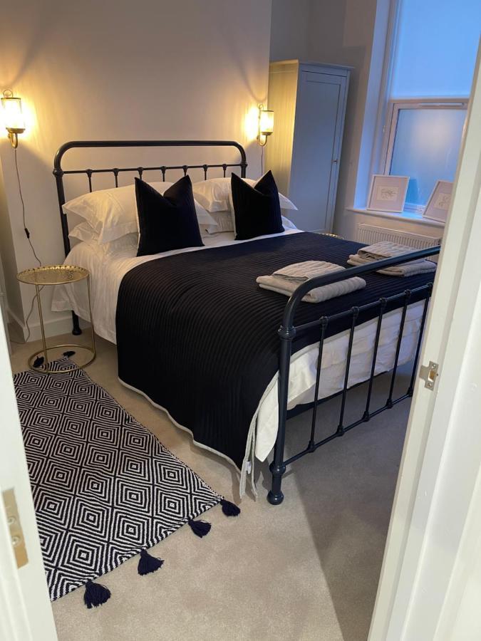 Seaview Flat With Balcony, Spacious 2 Bedroom Worthing Eksteriør billede